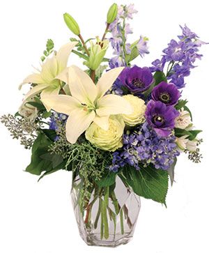Classically Charming Floral Design in Farmington, ME | RIVERSIDE GREENHOUSE & FLORIST